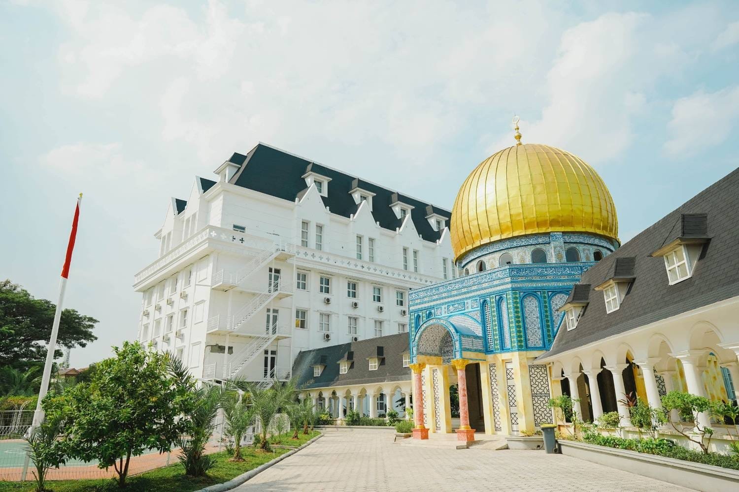 International Islamic Boarding School